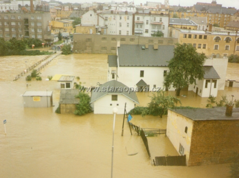 1997 (35).jpg - Povodně 1997 - Partyzánská ulice a okolí